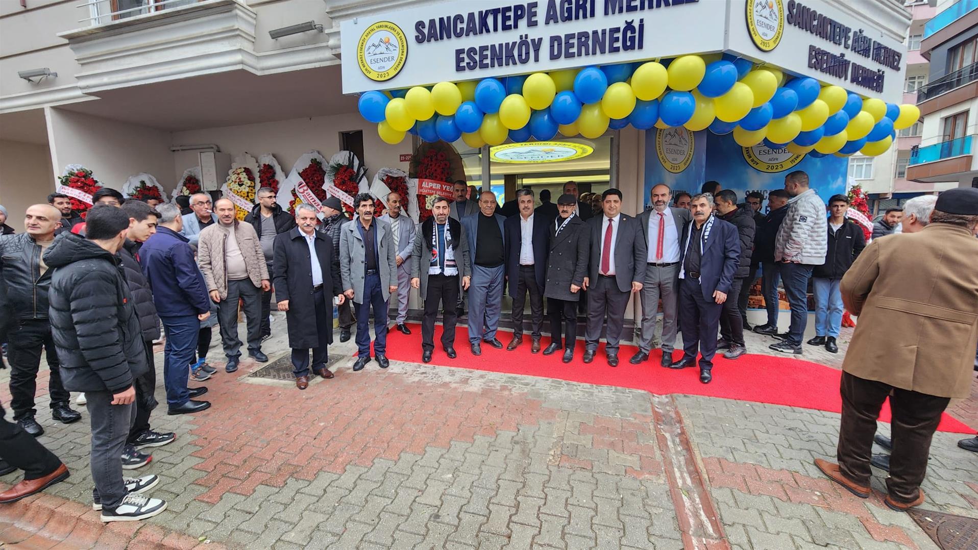 *AĞRI MERKEZ ESENKÖY DERNEĞİ’NİN AÇILIŞI COŞKULU BİR TÖRENLE GERÇEKLEŞTİ*  