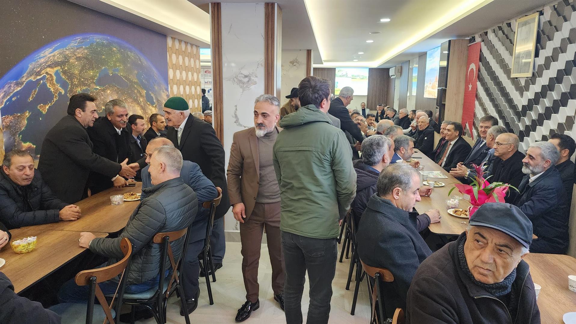 *AĞRI MERKEZ ESENKÖY DERNEĞİ’NİN AÇILIŞI COŞKULU BİR TÖRENLE GERÇEKLEŞTİ*  