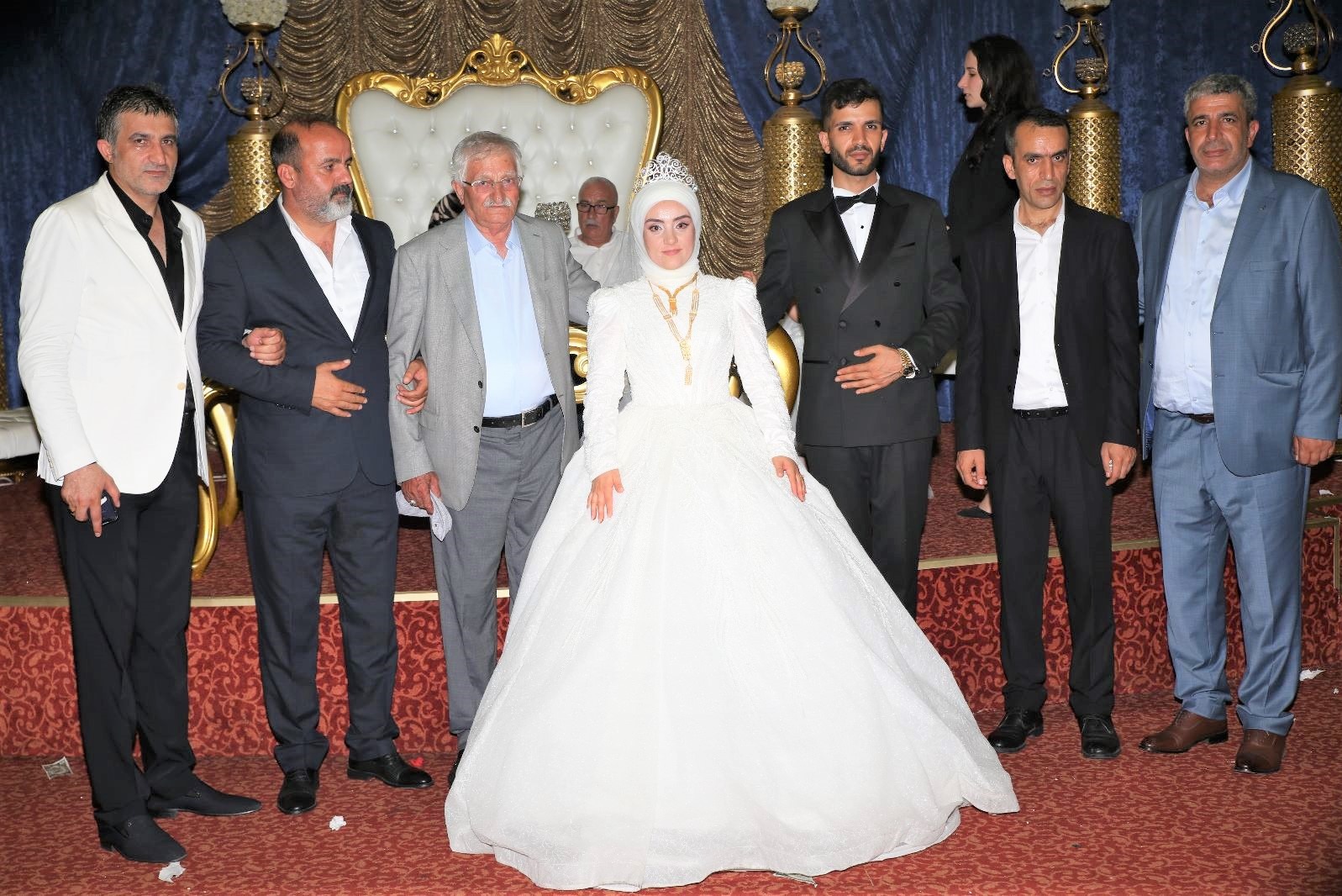 KADER İLE SUAT ÇİFTİ DESTANSI BİR DÜĞÜNLE HAYATLARINI BİRLEŞTİRDİLER