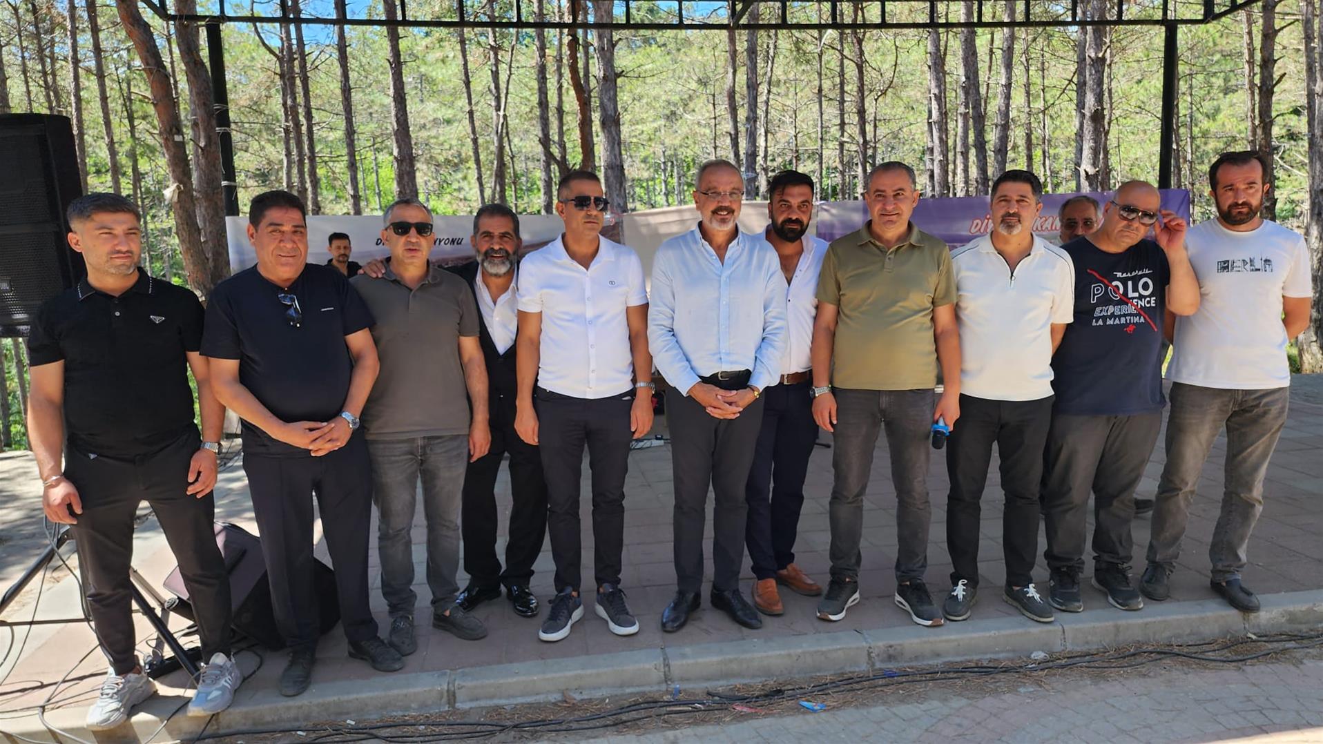 MESUT CİFTÇİ'NİN BAŞKANI OLDUĞU İSTANBUL DİYADİN DERNEĞİ, GENİŞ BİR KİTLENİN KATILIMIYLA BİR PİKNİK ETKİNLİĞI DÜZENLEDİ