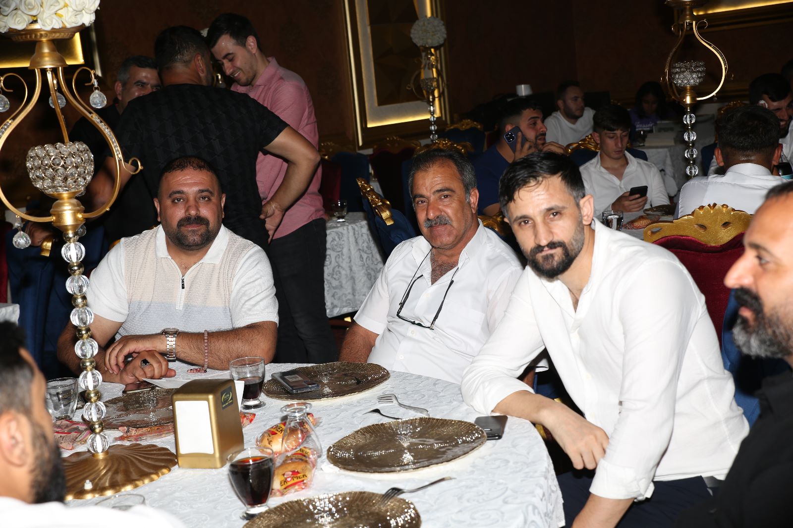 KADER İLE SUAT ÇİFTİ DESTANSI BİR DÜĞÜNLE HAYATLARINI BİRLEŞTİRDİLER