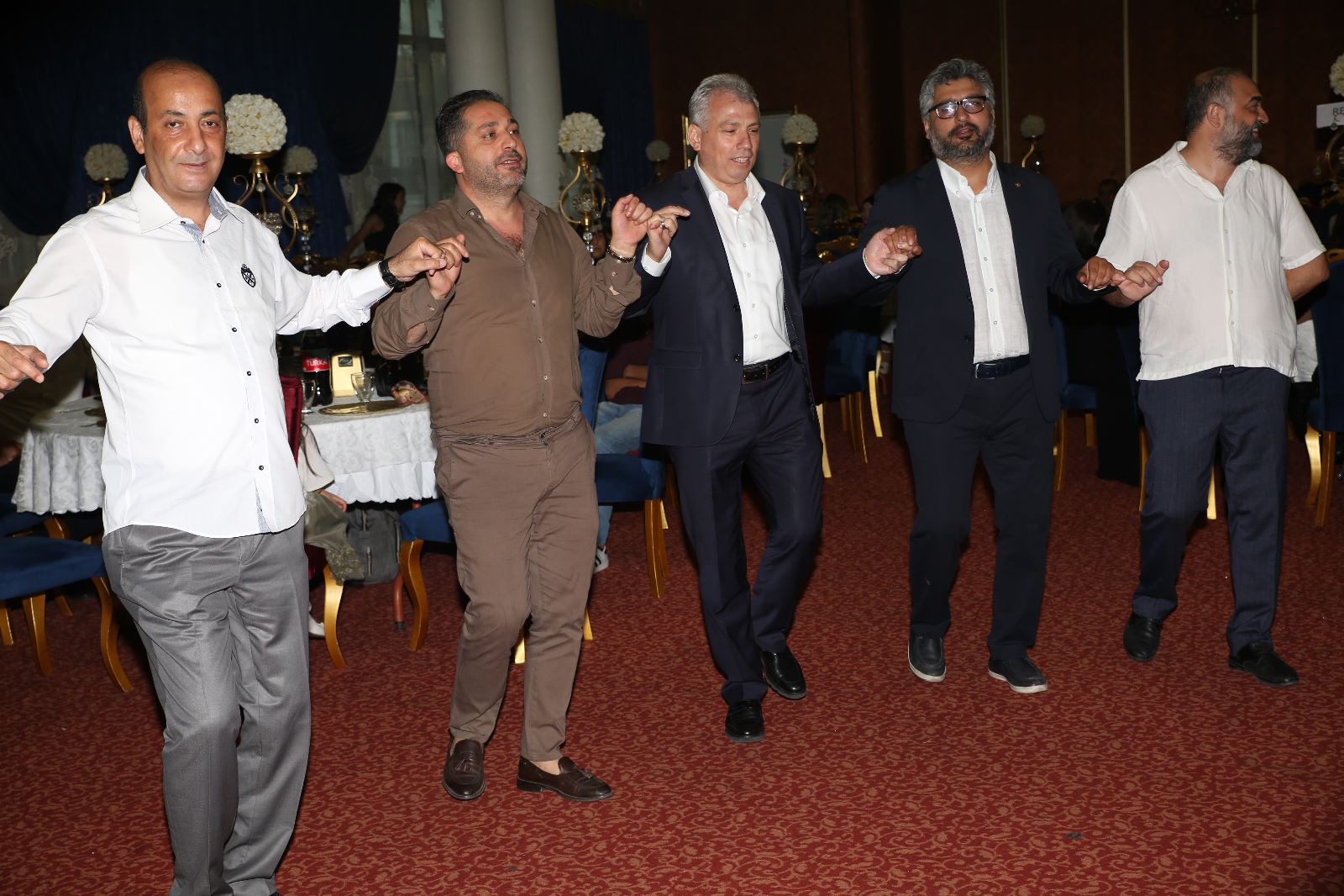 KADER İLE SUAT ÇİFTİ DESTANSI BİR DÜĞÜNLE HAYATLARINI BİRLEŞTİRDİLER
