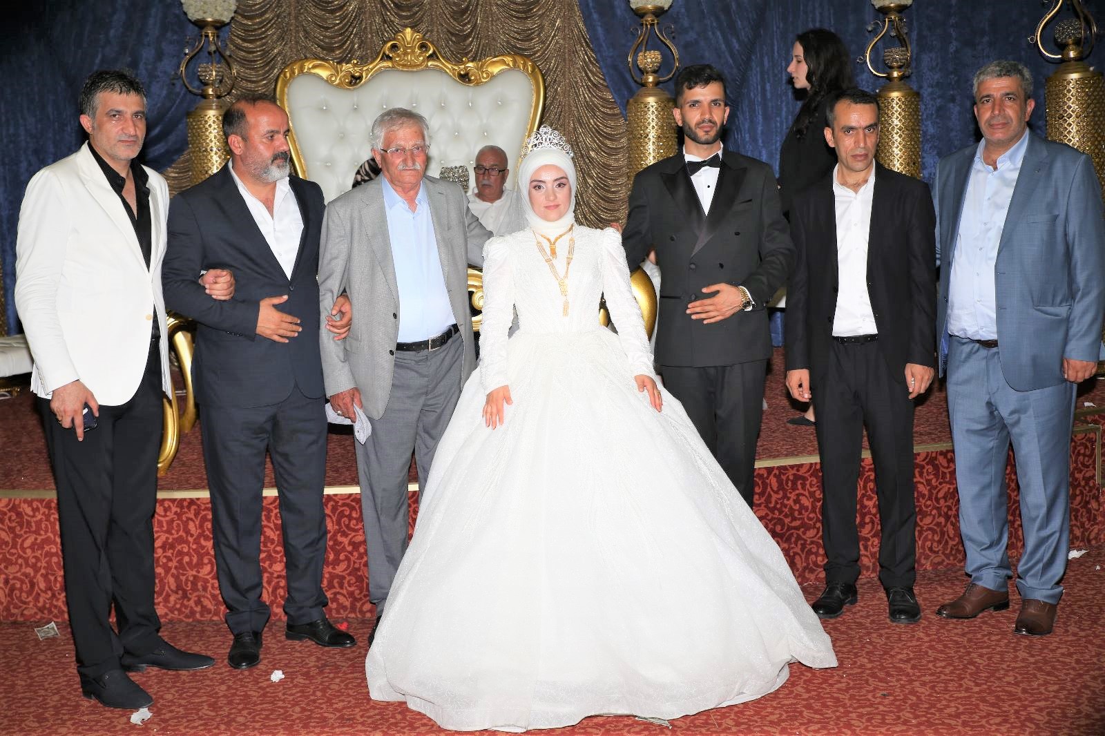 KADER İLE SUAT ÇİFTİ DESTANSI BİR DÜĞÜNLE HAYATLARINI BİRLEŞTİRDİLER