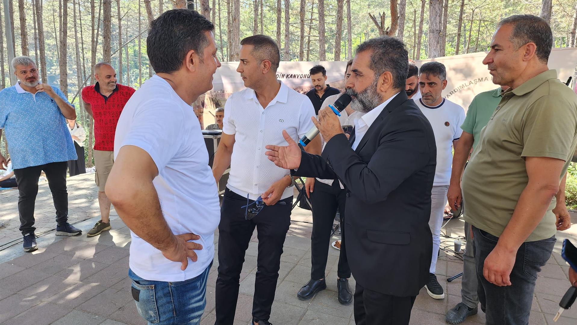 MESUT CİFTÇİ'NİN BAŞKANI OLDUĞU İSTANBUL DİYADİN DERNEĞİ, GENİŞ BİR KİTLENİN KATILIMIYLA BİR PİKNİK ETKİNLİĞI DÜZENLEDİ