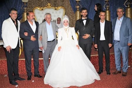 KADER İLE SUAT ÇİFTİ DESTANSI BİR DÜĞÜNLE HAYATLARINI BİRLEŞTİRDİLER