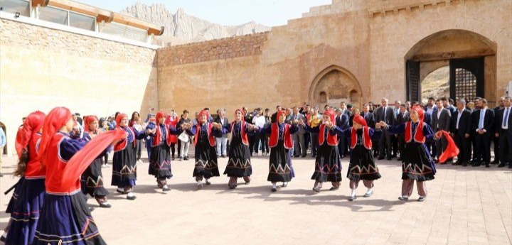 Turizm Bakanı Ersoy, AĞRI DAĞI Tırmanışa Açılacak Dedi