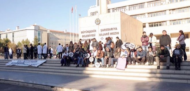 84 örgüt temsilcisinden oturma eylemine destek