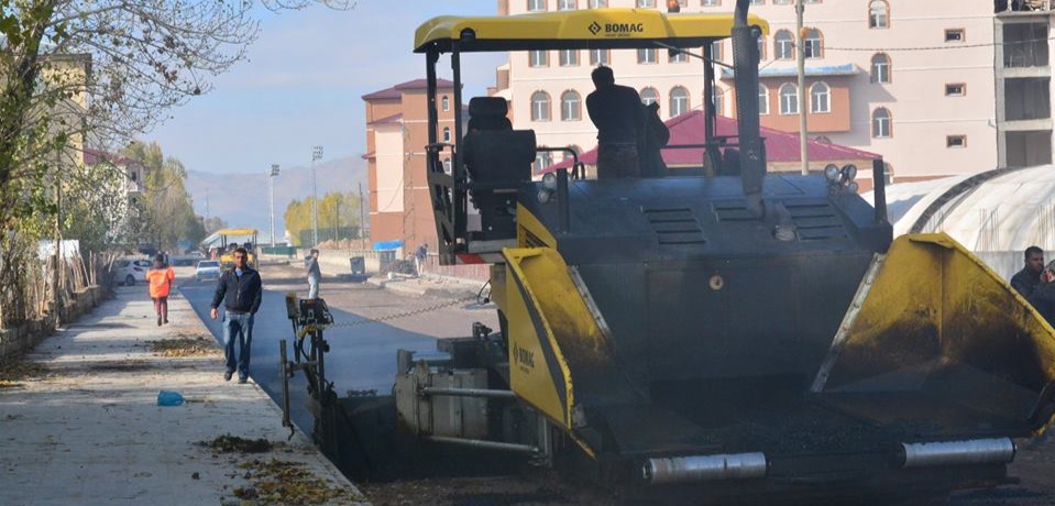 PATNOS’TA ASFALT ÇALIŞMALARI HIZ KESMEDEN DEVAM EDİYOR