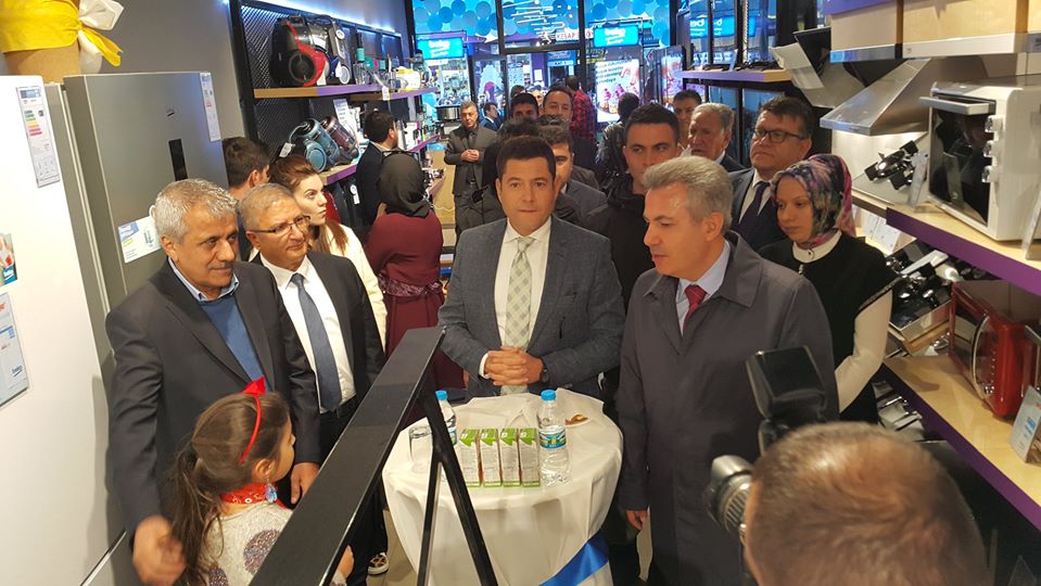 YEĞENLER TİCARET AĞRI'DA İKİNCİ SHOWROOMU ŞUBESİNİ AÇTI.