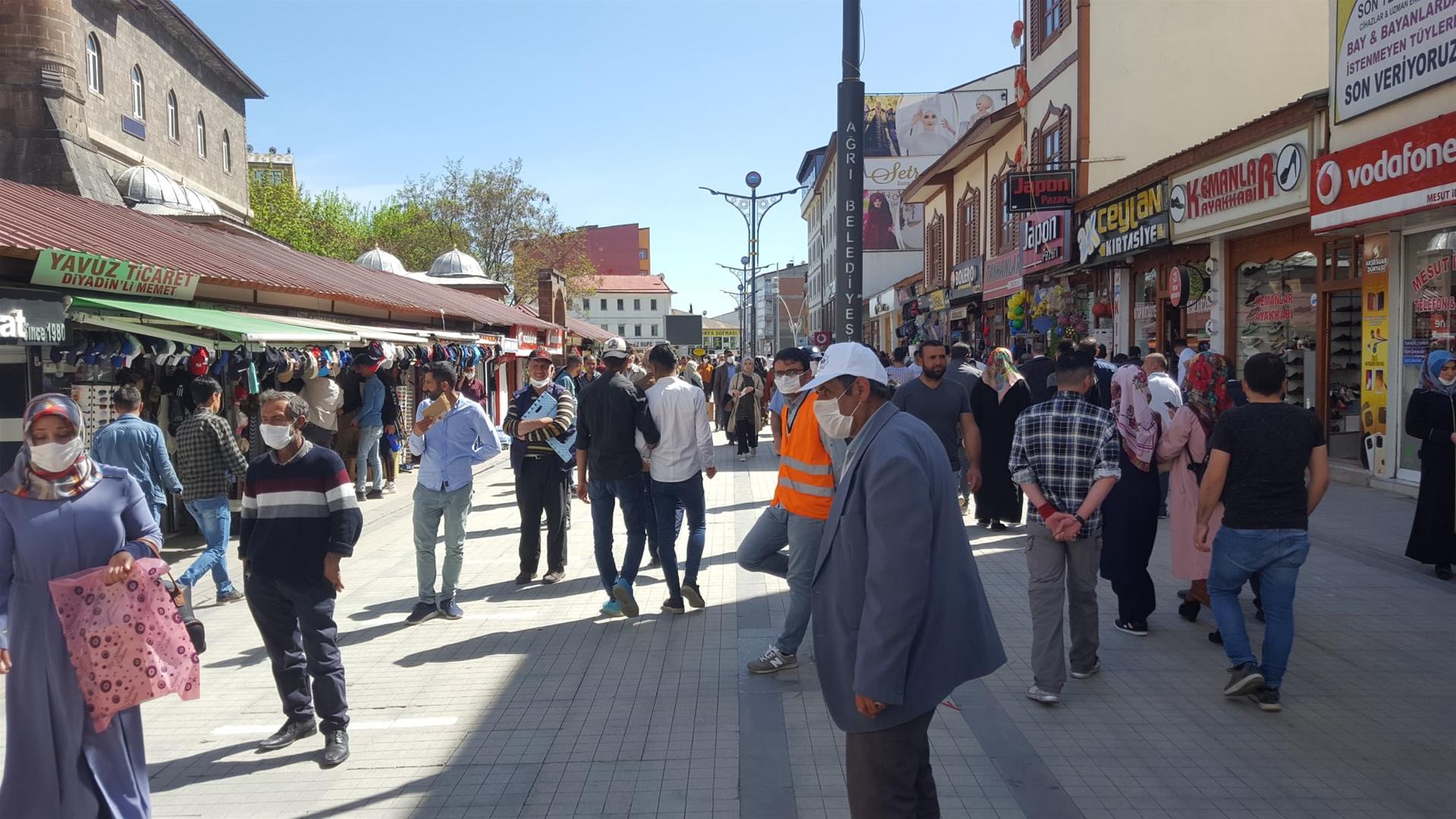 Bayram öncesi alışveriş yoğunluğu