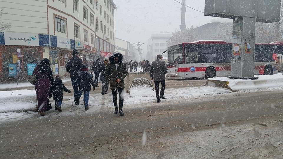 AĞRI DONUYOR!! BEYAZ ESARET BAŞLADI!