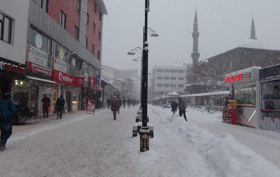 Ağrı'da Yoğun Kar Yağışı yaşamı olumsuz etkiliyor