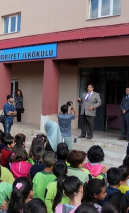 Ağrı’da Çalan İlk Ders Zili ile Birlikte 160 Bin Öğrenci Sınıflara Koştu.