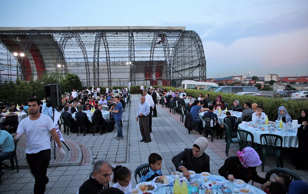 AĞRILILAR ÜMRANİYE’DE İFTAR YEMEĞİNDE BULUŞTU