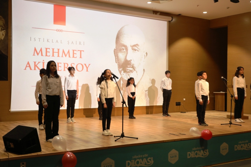  İstiklal şairi Mehmet Akif Ersoy, Dilovası'nda anıldı