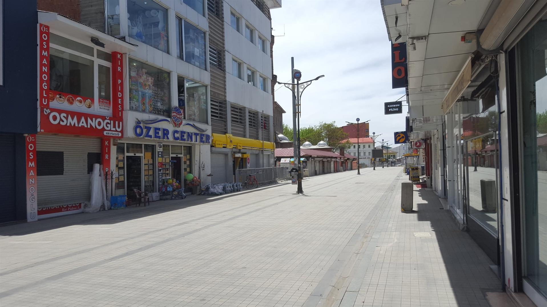 Ağrı'da yasağın ardından cadde ve sokaklar sessiz…