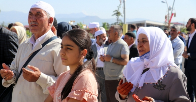 AĞRI'DA HACI ADAYLARI KUTSAL TOPRAKLARA UĞURLANDI!