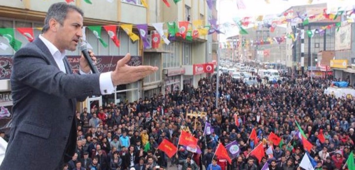 Polis, HDP'nin hayır mitingini havaya ateş açarak dağıttı.