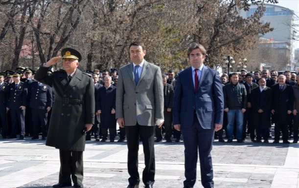 Ağrı'da Şehitleri Anma Günü ve Çanakkale Deniz Zaferi'nin 101. yılı