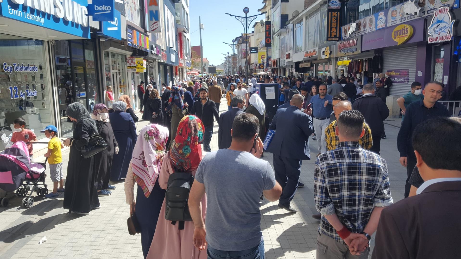 Bayram öncesi alışveriş yoğunluğu