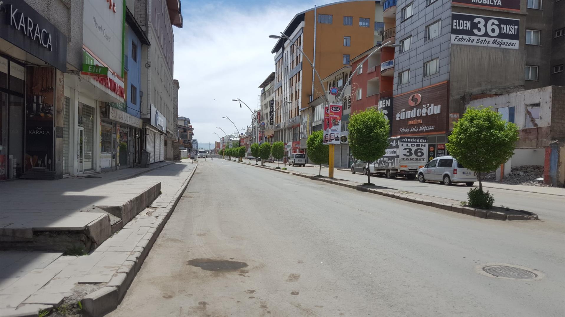 Ağrı'da yasağın ardından cadde ve sokaklar sessiz…