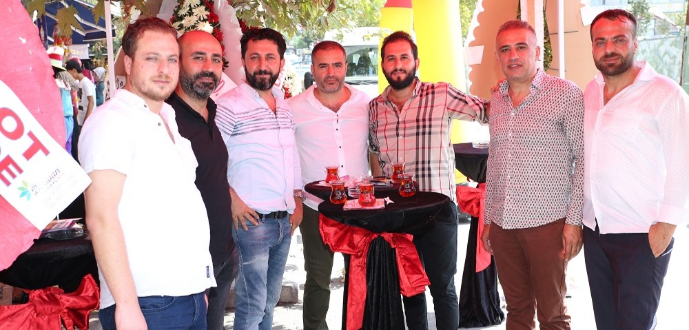 İŞ ADAMI SERKAN ERENSOY PARK AVM’Yİ AÇTI.