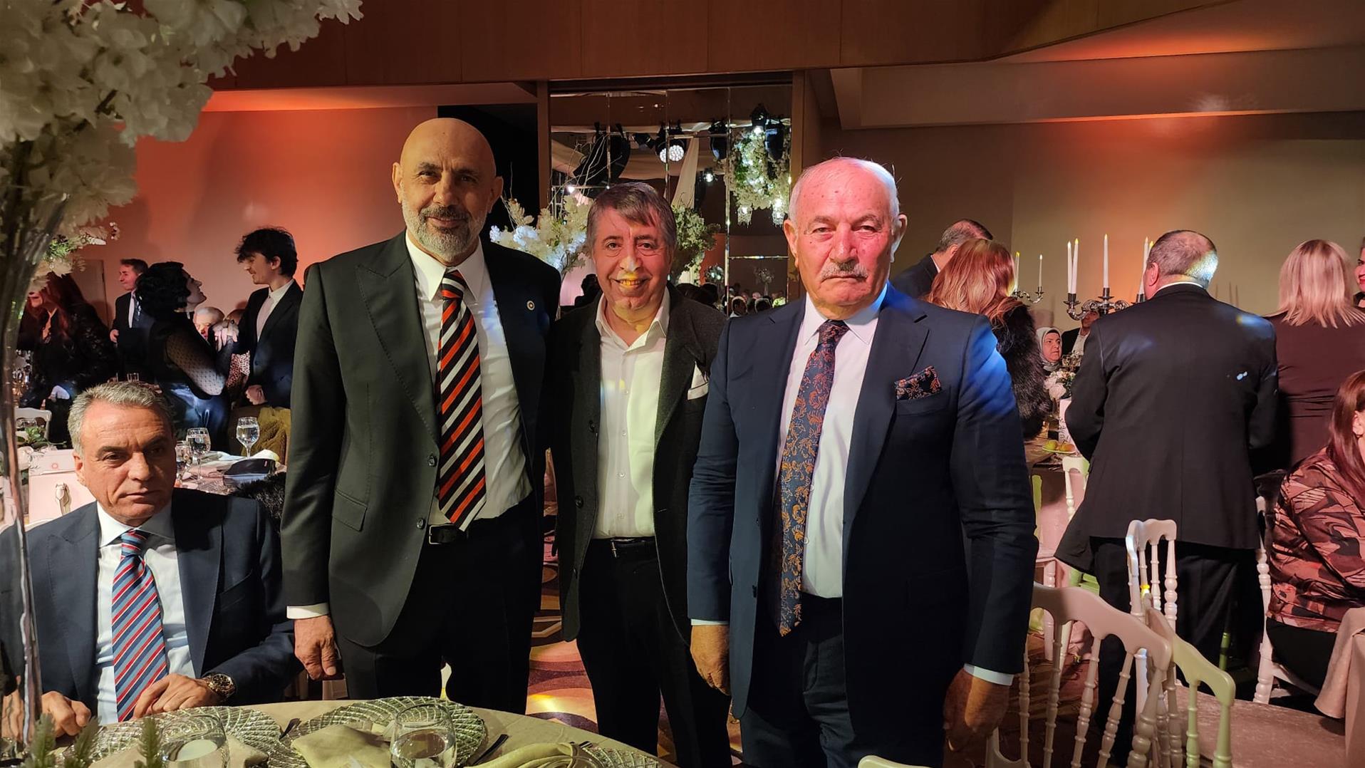 ÖZTÜRK VE RAVANOĞLU AİLELERİNİN GÖRKEMLİ DÜĞÜNÜ