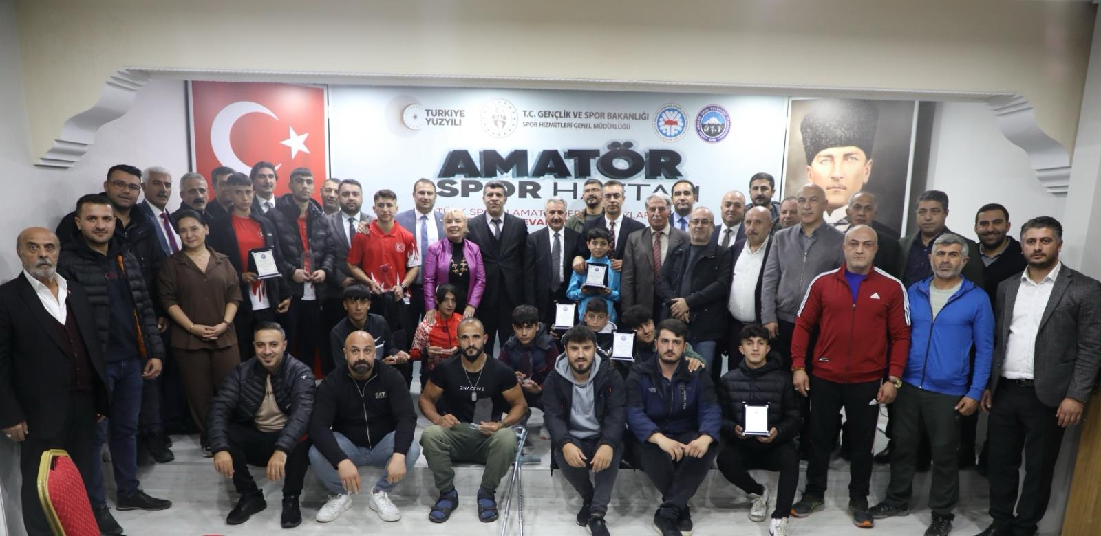 AĞRI’DA AMATÖR SPORUN ENLERİ ÖDÜL TÖRENİ GERÇEKLEŞTİRİLDİ