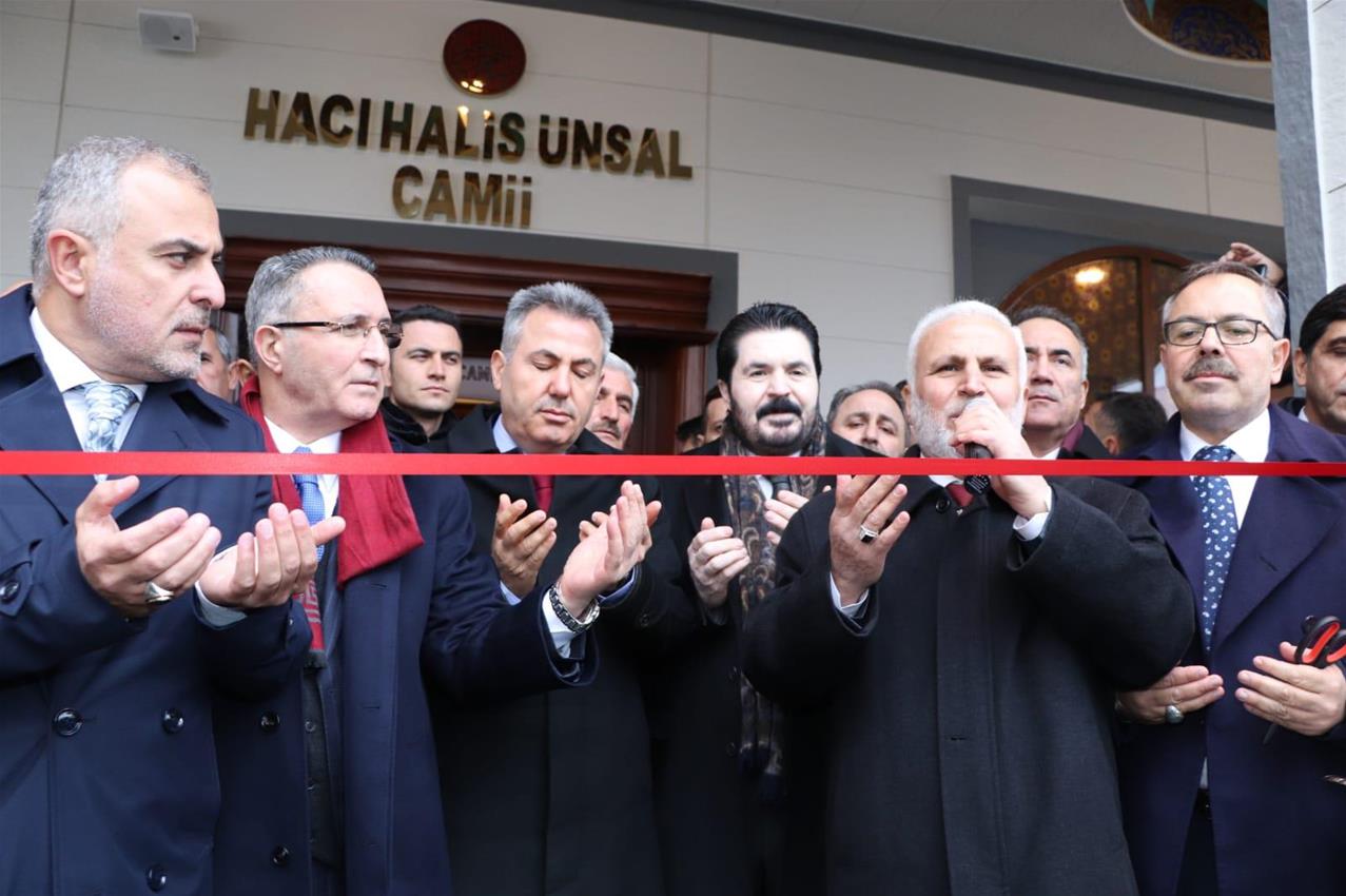 İŞ ADAMI ŞİNASİ ÜNSAL TARAFINDAN YAPTIRILAN HACI HALİS ÜNSAL CAMİ VE TAZİYE EVİNİN AÇILIŞI YAPILDI.