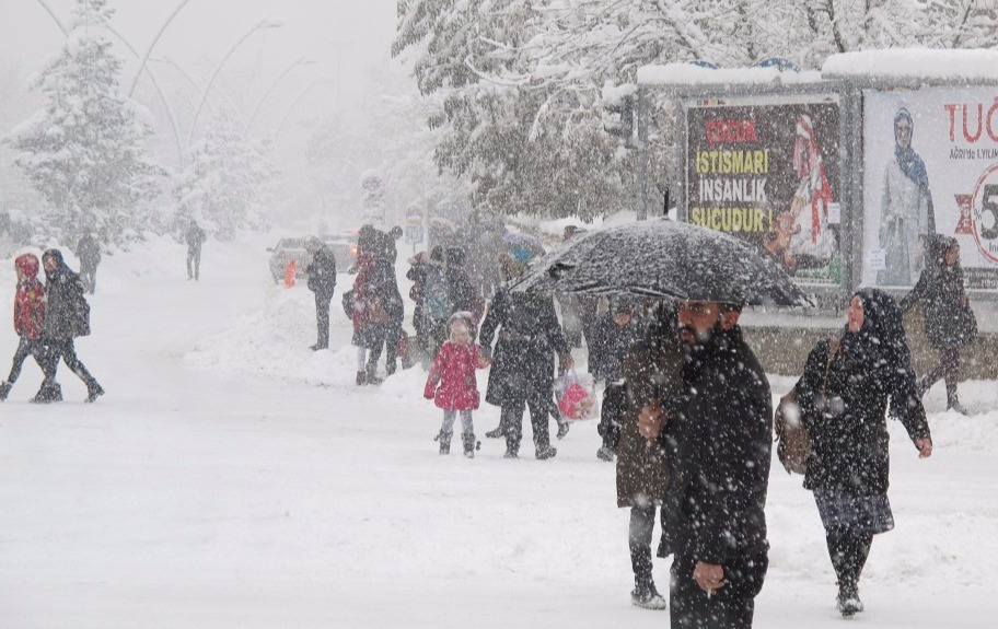 Ağrı’da okullar 3 gün tatil edildi