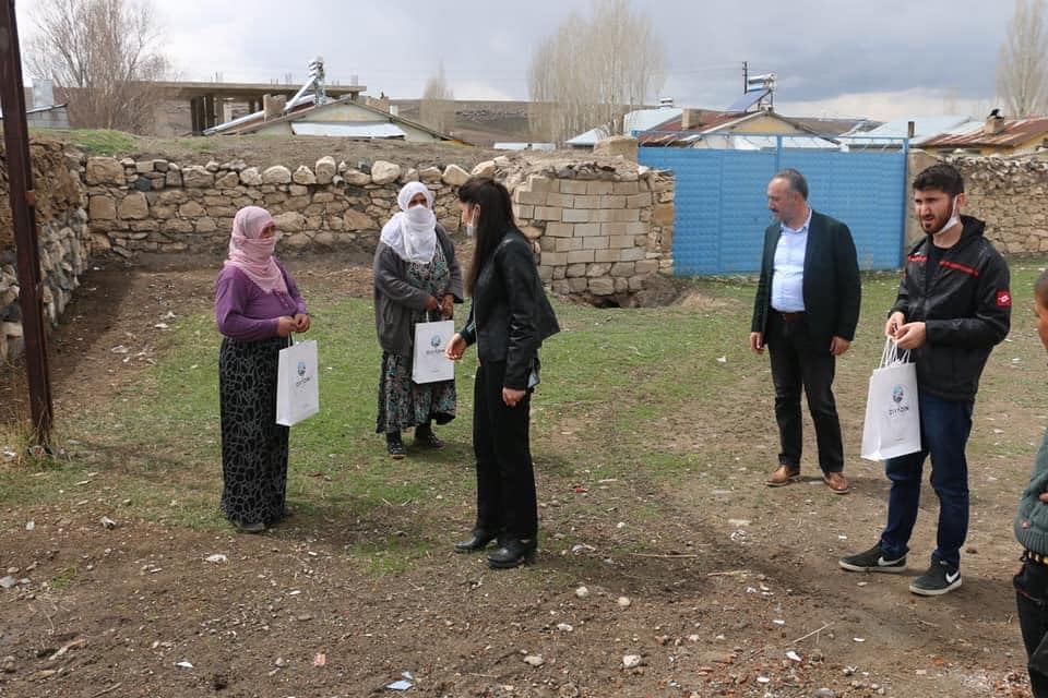 Diyadin Belediyesi Maske Dağıttı