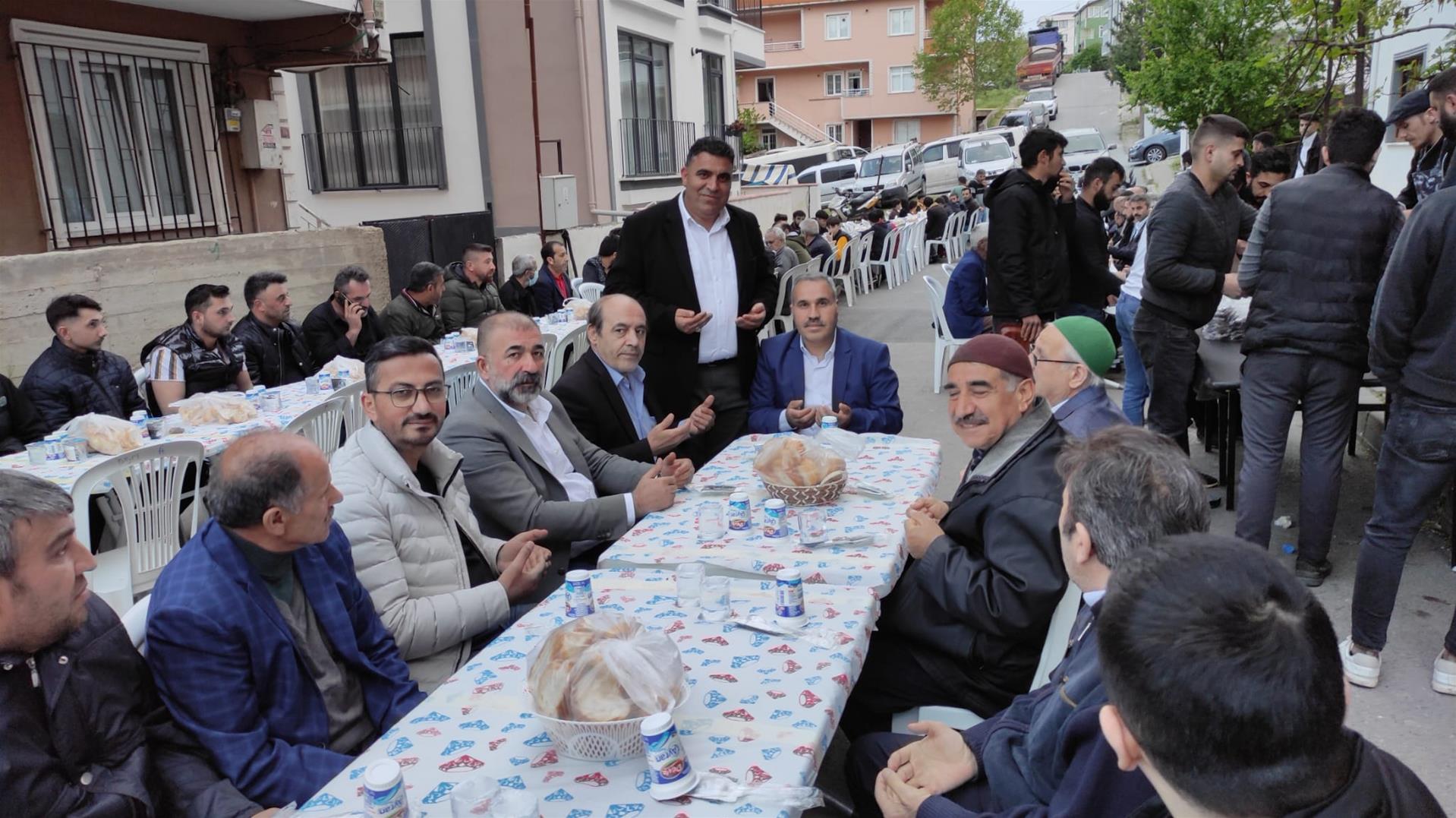 İstanbul Ağrı Kültür Dernekler Federasyon Başkanı İş İnsanı Mehmet Uşen geçtiğimiz yıl kaybettiği babası adına mevlid-i şerif düzenledi