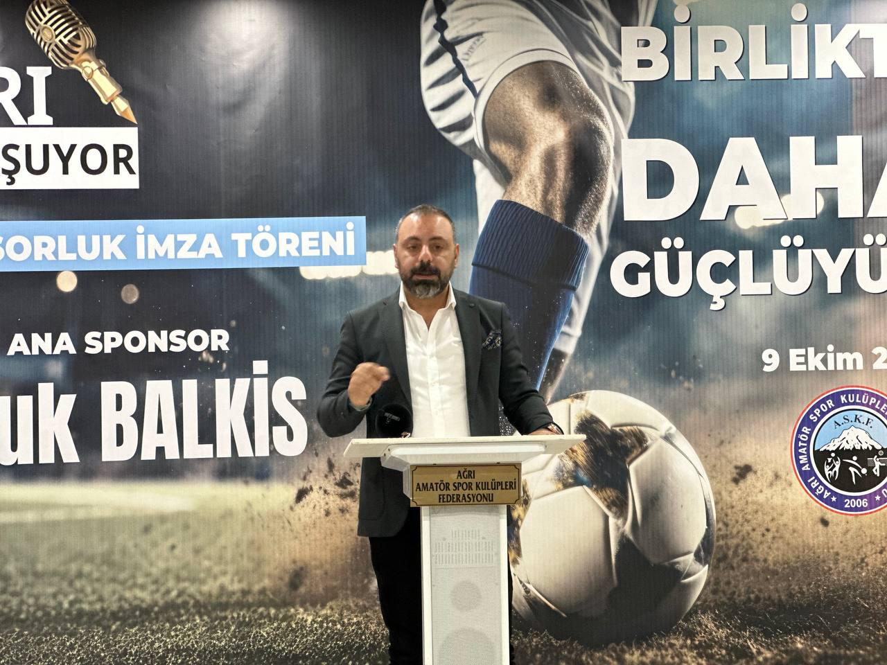 AĞRI KONUŞUYOR PLATFORMUNDAN AMATÖR SPOR HAFTASINDA FUTBOL KULÜPLERİNE MALZEME DESTEĞİ