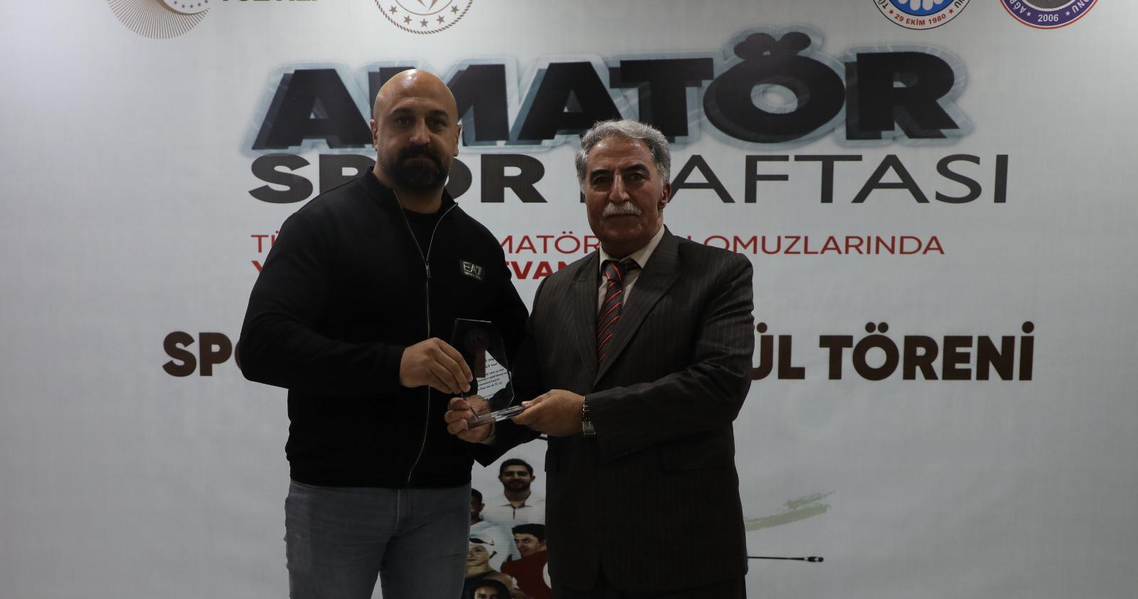 AĞRI’DA AMATÖR SPORUN ENLERİ ÖDÜL TÖRENİ GERÇEKLEŞTİRİLDİ