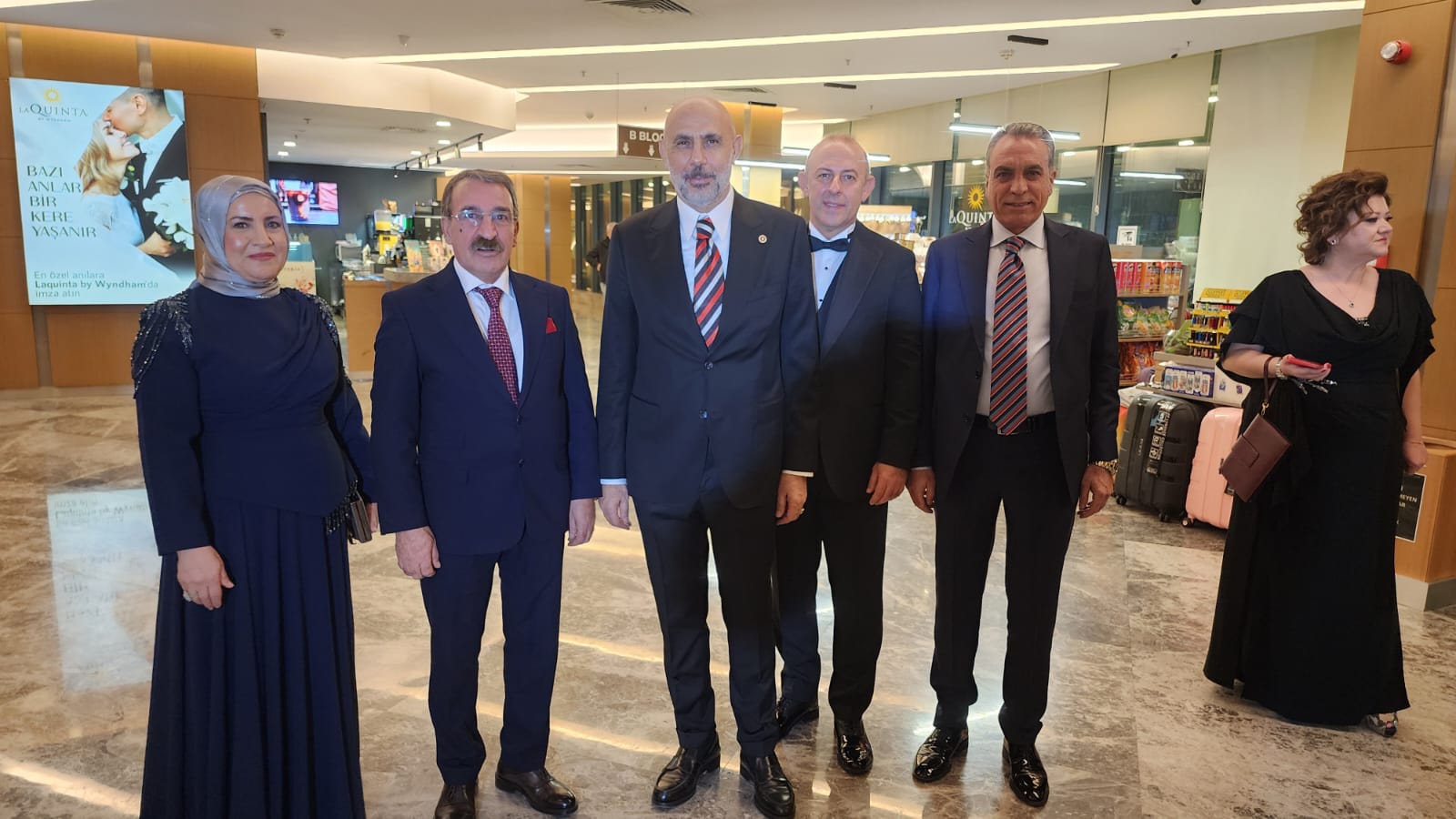 ÖZTÜRK VE RAVANOĞLU AİLELERİNİN GÖRKEMLİ DÜĞÜNÜ