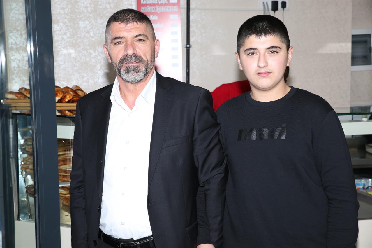 MEHMET CEYHAN ÇAĞRI BÖREK 5 ŞUBESİNİ AÇTI.