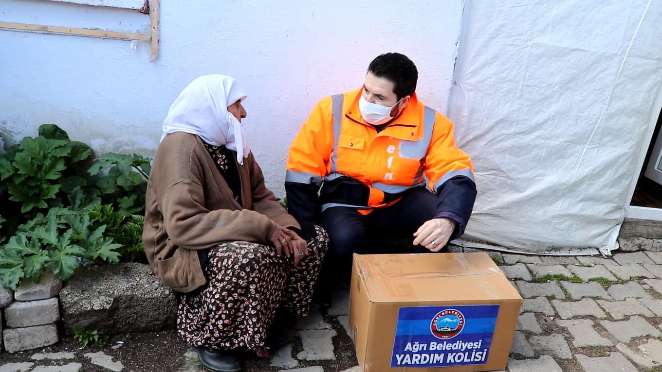 Sayan, İhtiyaç Sahiplerine Ulaşmaya Devam Ediyor