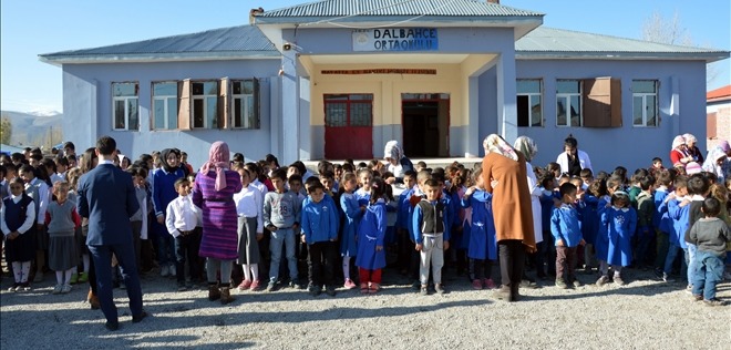 BELÇİKA´DAN DOĞUBAYAZIT´A MONT VE BOT YARDIMI