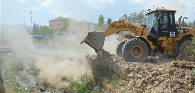 DOĞUBAYAZIT´TA SEL RİSKİNE KARŞI ÖNLEM