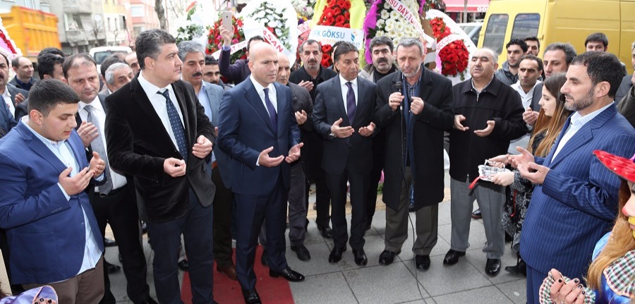 Ağrıli iş adamı Mehmet Yaltap  Esenler BEKO Mağazasını açtı