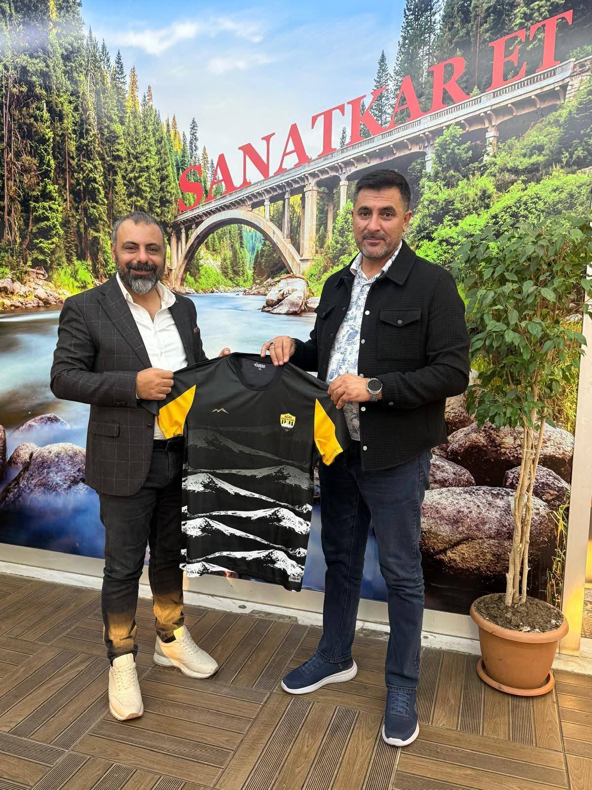 İş İnsanı Mehmet Uşen’den Ağrıspor’a İstanbul’da Anlamlı Misafirperverlik