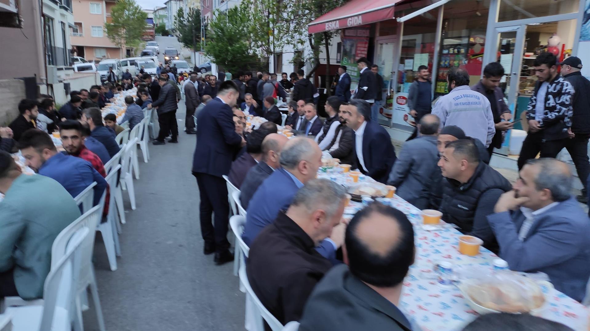 İstanbul Ağrı Kültür Dernekler Federasyon Başkanı İş İnsanı Mehmet Uşen geçtiğimiz yıl kaybettiği babası adına mevlid-i şerif düzenledi