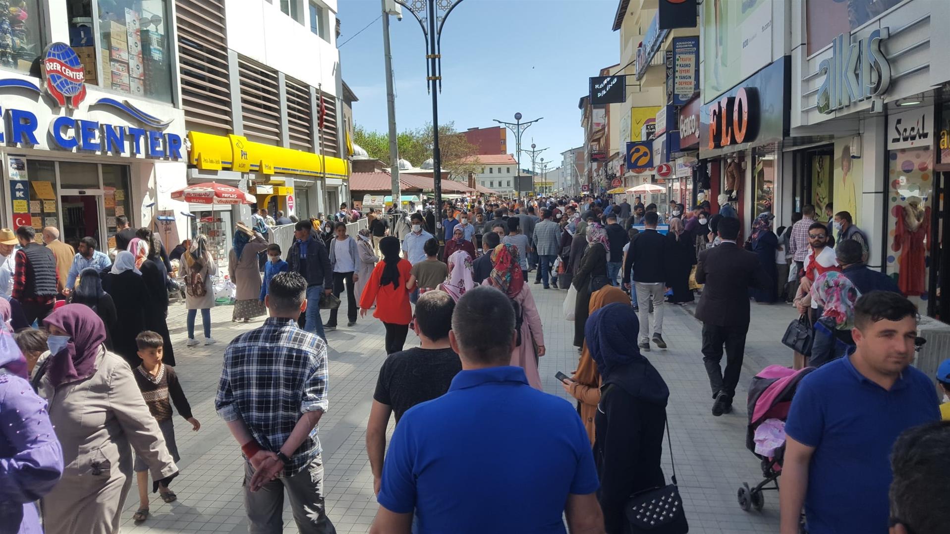 Bayram öncesi alışveriş yoğunluğu