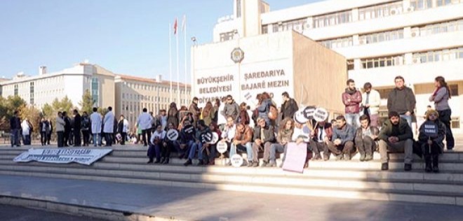 84 örgüt temsilcisinden oturma eylemine destek