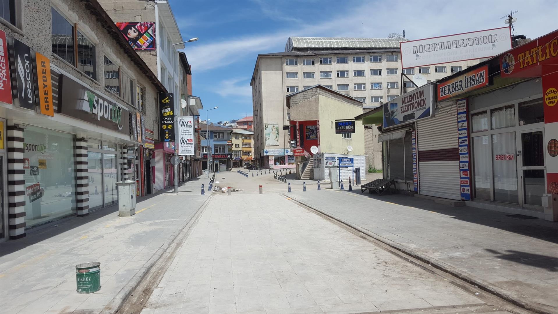 Ağrı'da yasağın ardından cadde ve sokaklar sessiz…