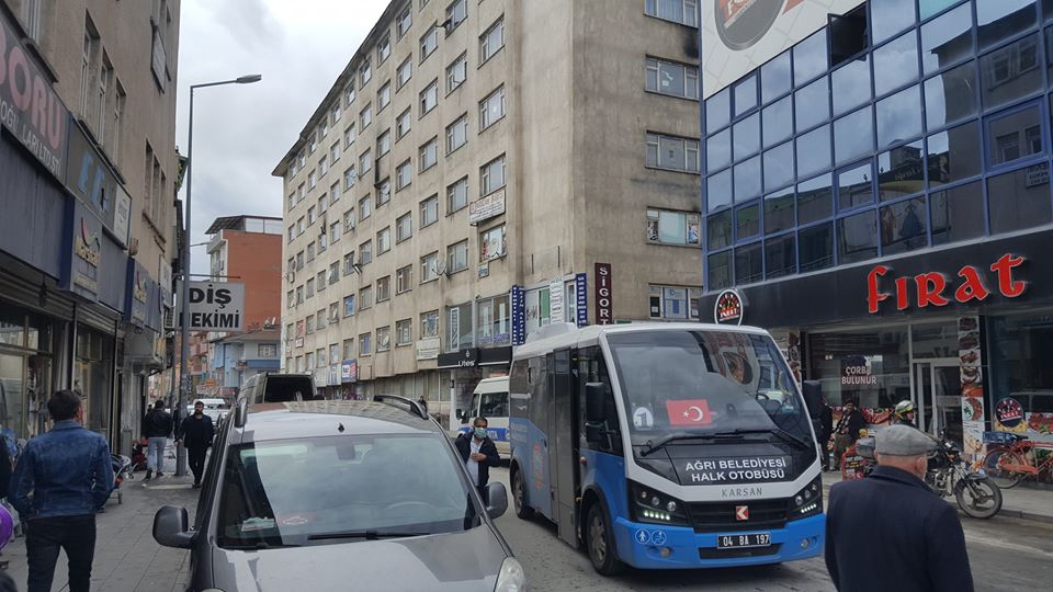 Ağrı ilimizde cadde ve sokaklar doldu taştı.