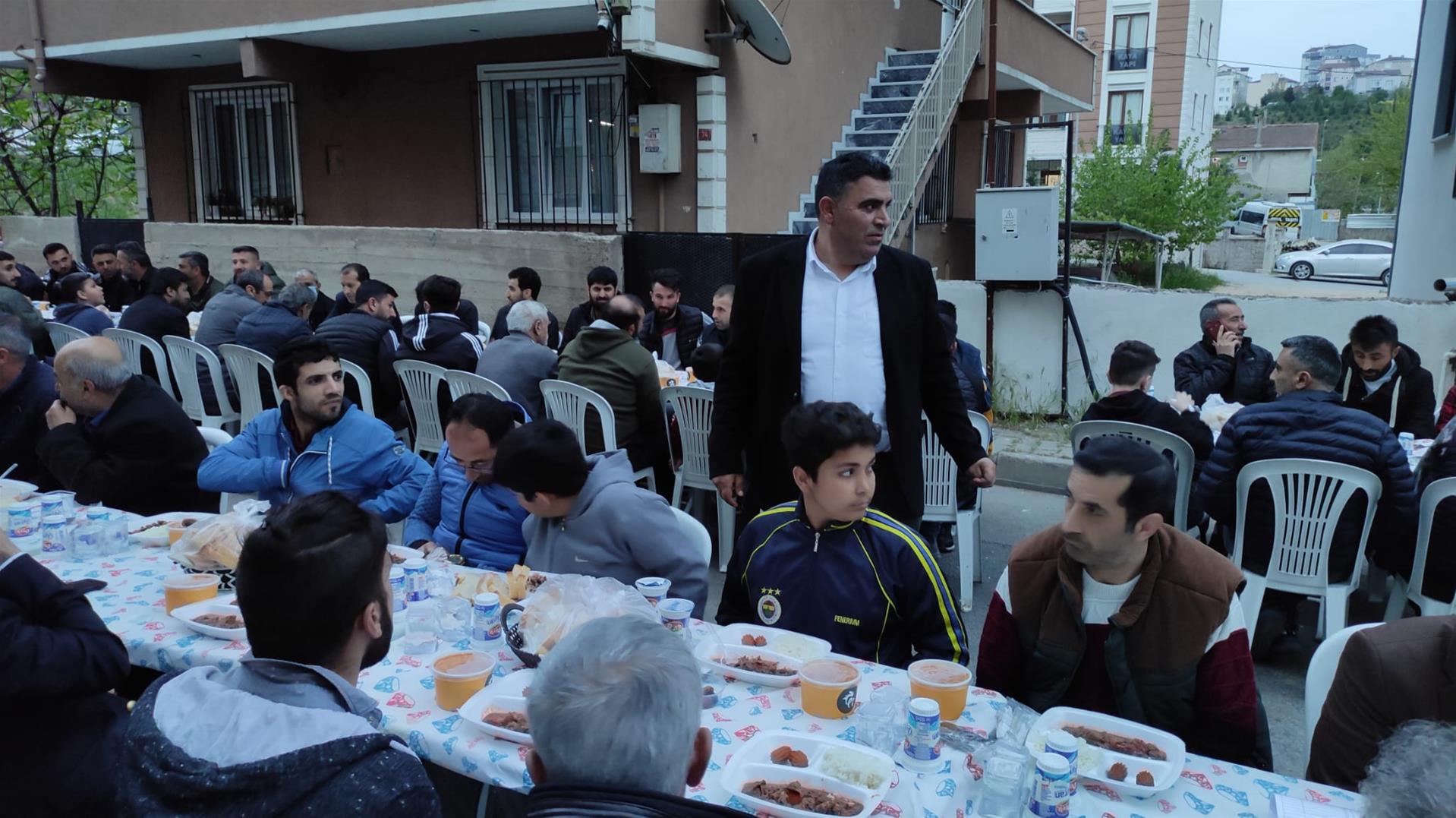 İstanbul Ağrı Kültür Dernekler Federasyon Başkanı İş İnsanı Mehmet Uşen geçtiğimiz yıl kaybettiği babası adına mevlid-i şerif düzenledi