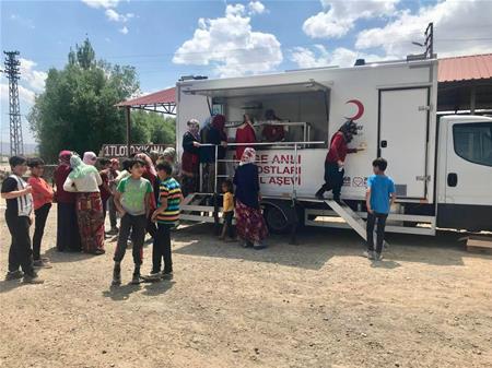 AĞRI DOĞUBEYAZIT KARABULAK KÖYÜNDE SEL OLDU KIZILAY SESİZ KALMADI !