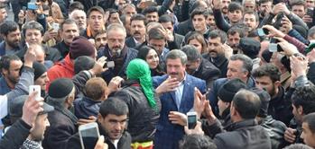 Ağrı'da Newroz ateşini coşku ile yükseltti.