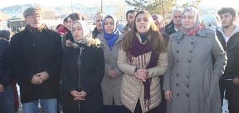 Doğubayazıt'ta mezarlık duvarının yıkılması protesto edildi